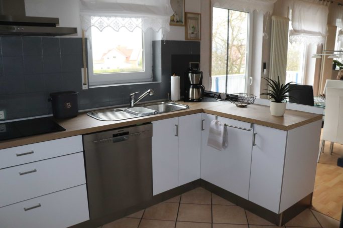 Küchenspüle Geschirrspüler, Kaffeemaschine